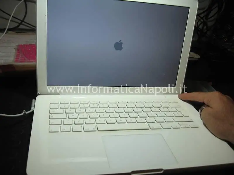 problemi GPU Apple MacBook A1342 Late 2009 | Mid 2010 EMC 2350 | 2395 si avvia | loop
