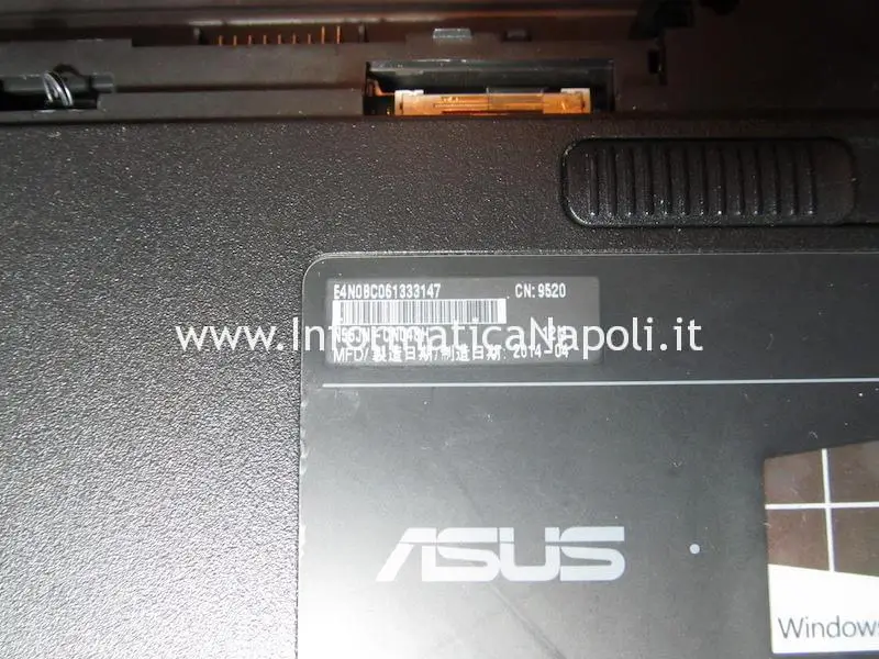 Come aprire e riparare Asus N56J