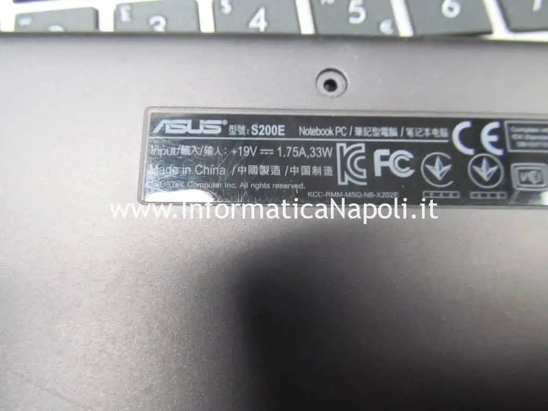 schermata nera Asus VivoBook S200E