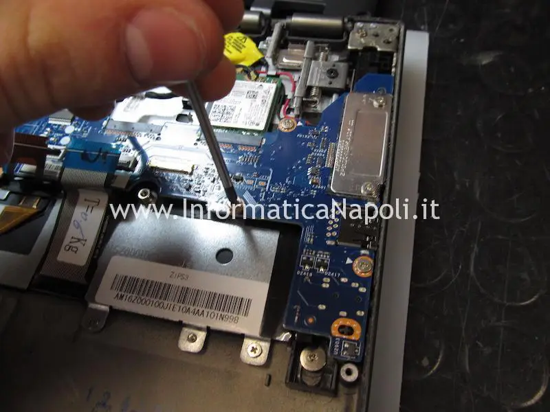 assistenza riparazione Lenovo ThinkPad Yoga 12 Business Ultrabook SL10G59249 ZIPS3 LA-A342P schermo nero