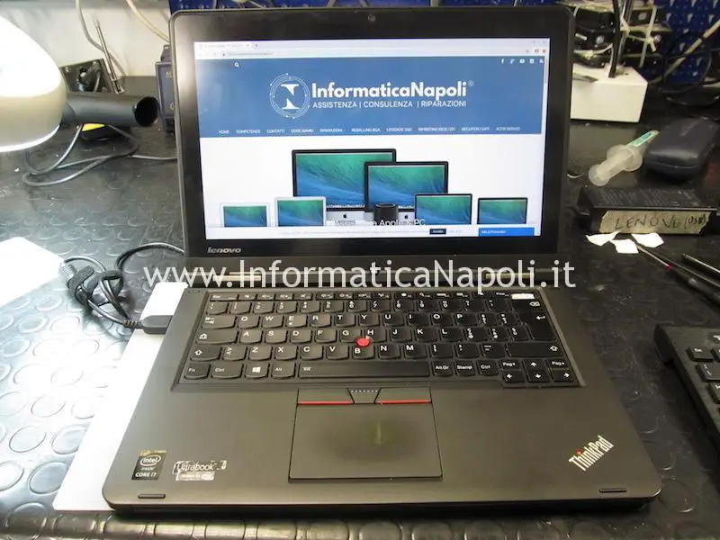 Lenovo ThinkPad Yoga 12 Business Ultrabook SL10G59249 ZIPS3 LA-A342P funzionante si accende