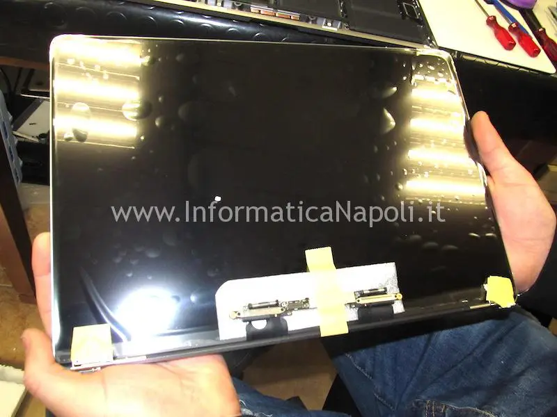 sostituzione flat display macbook pro touch bar A1707 A1708 A1706