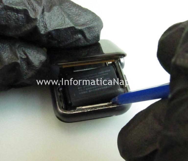 come rimuovere la batteria e display di un Apple watch Serie 1 | 2 | 3