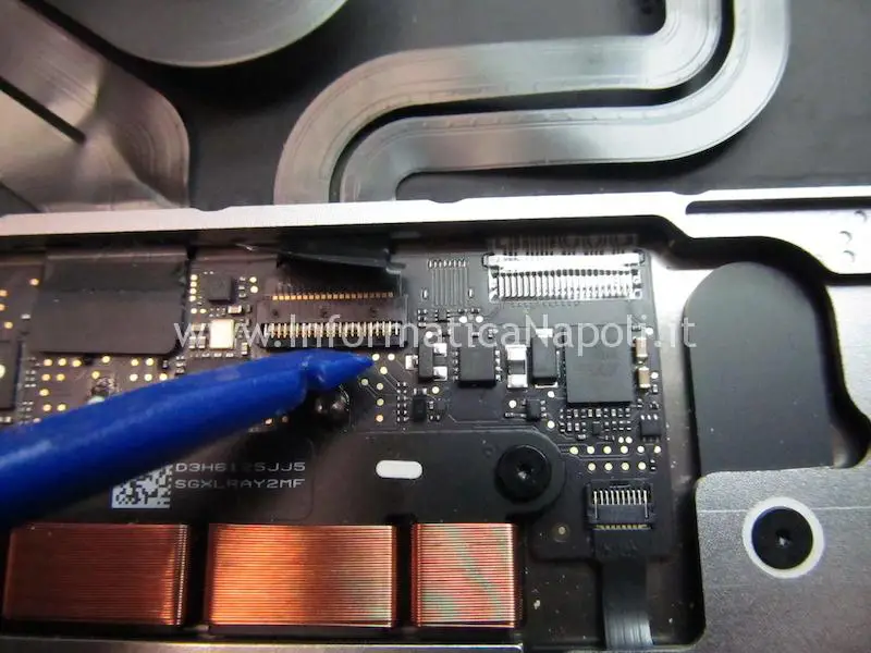 riparazione tastiera danneggiata apple MacBook retina 12 A1534 2015 2016 2017