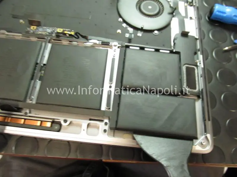 Sostituzione batteria MacBook Pro 15 Touchbar a1707