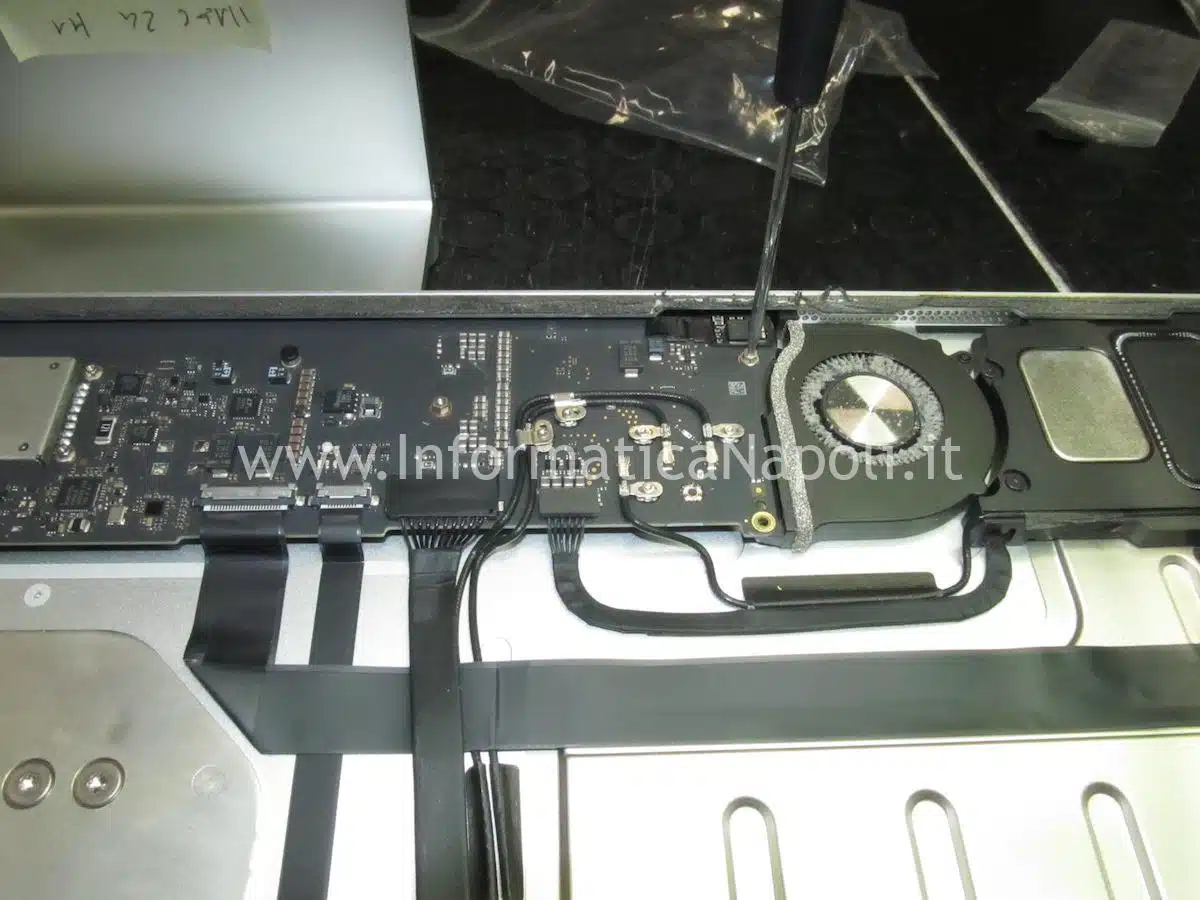 problemi assistenza scheda madre 820-02009 Apple iMac 24 M1 2021 M3 2023 A2439 A2438 A2874 A2873 