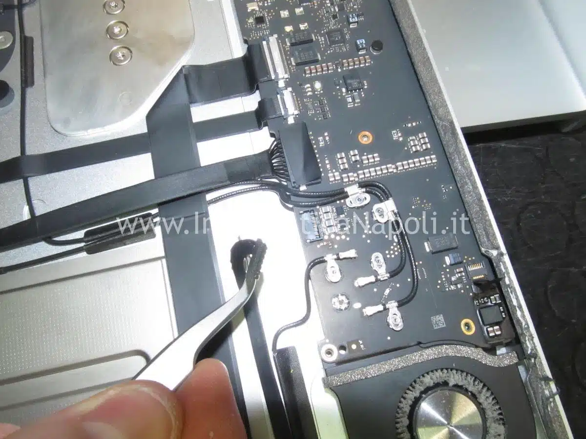 assistenza Apple iMac 24 M1 2021 M3 2023 A2439 A2438 A2874 A2873