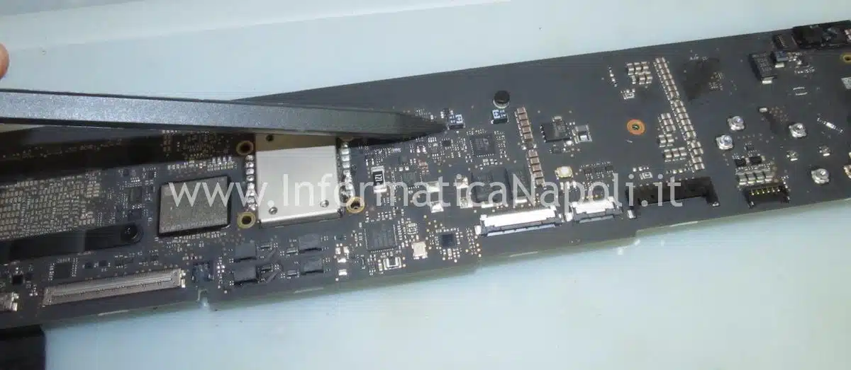 riparazione scheda logica 820-02009-06 Apple iMac 24 M1 2021 M3 2023 A2439 A2438 A2874 A2873