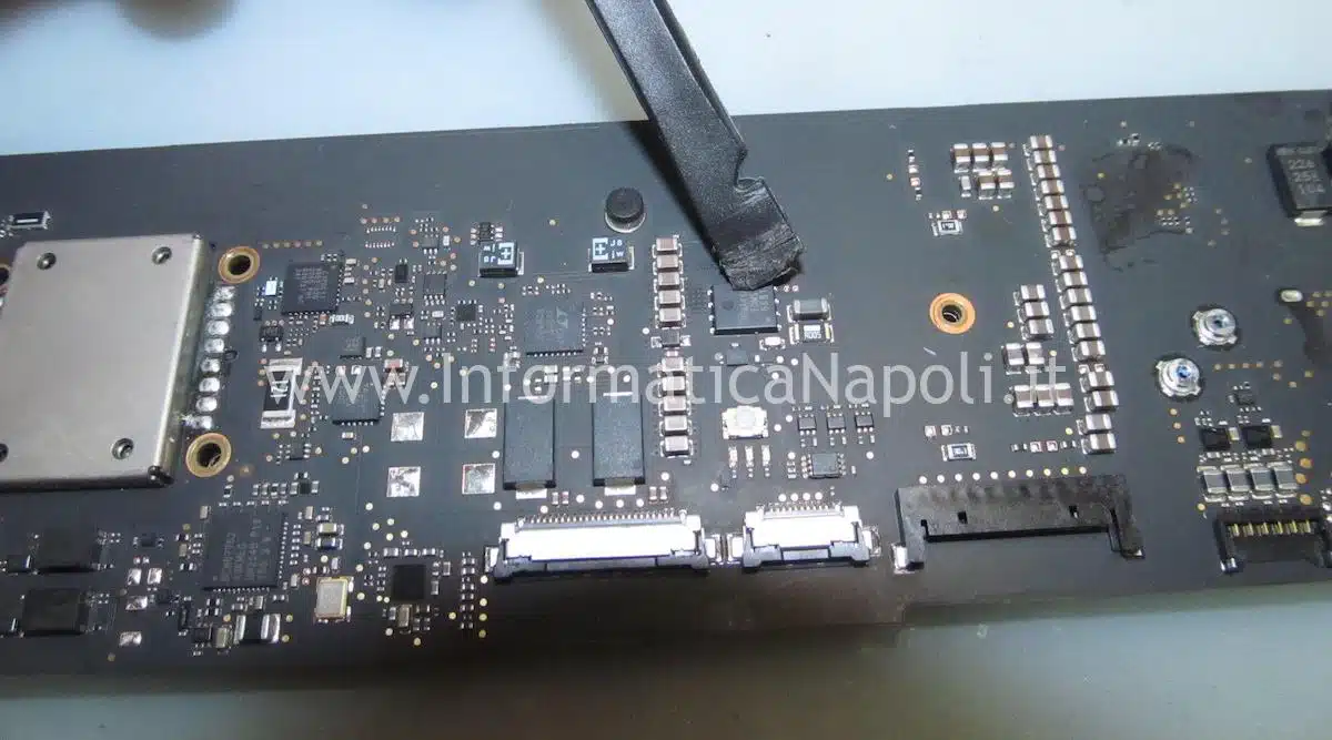 come riparare scheda logica 820-02009-06 Apple iMac 24 M1 2021 M3 2023 A2439 A2438 A2874 A2873