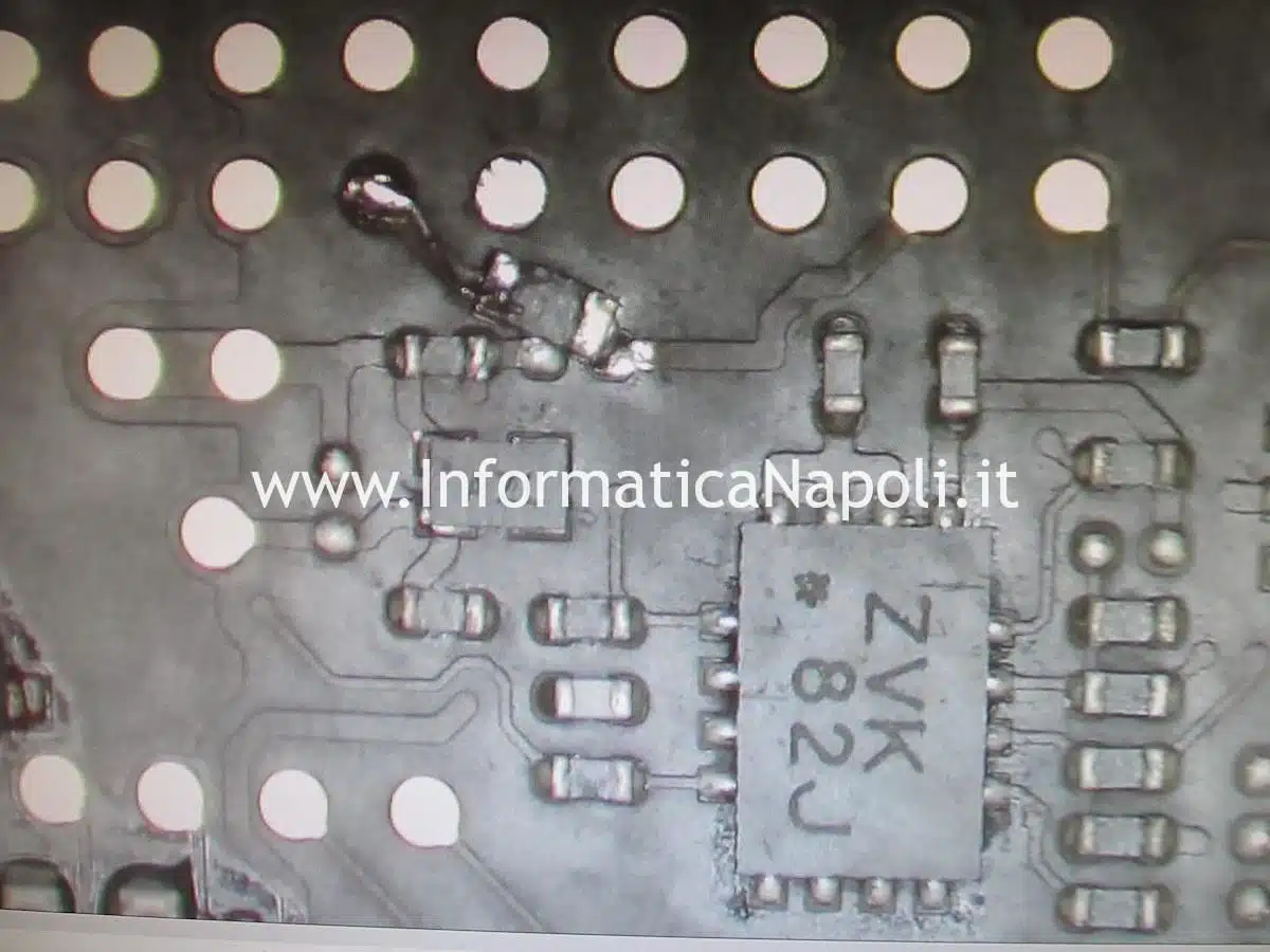 Riparazione scheda logica circuito FAN ventola Apple MacBook Pro 15 A1990 2018 2019