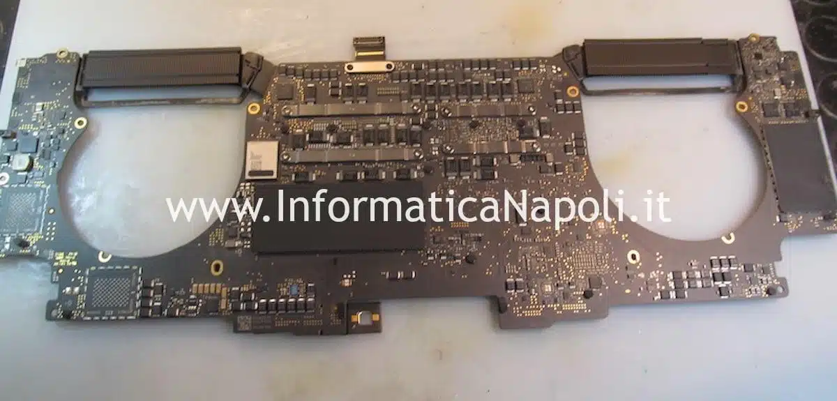 Problema scheda madre Apple MacBook Pro 15 A1990 2018 2019 820-01041-A 820-01041-07