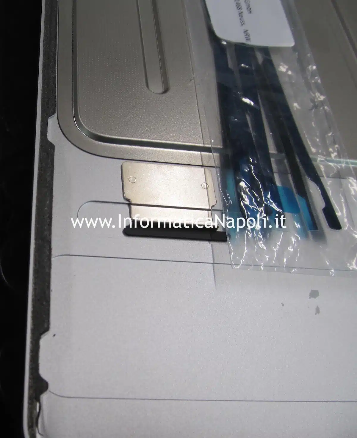 posa biadesivo chiusura schermo Apple iMac 24 M1 2021 M3 2023 A2439 A2438 A2874 A2873