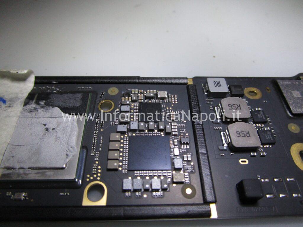 Apple macbook air m1 A2337 2020 non si avvia 820-02899-A 820-02016 danno da liquido