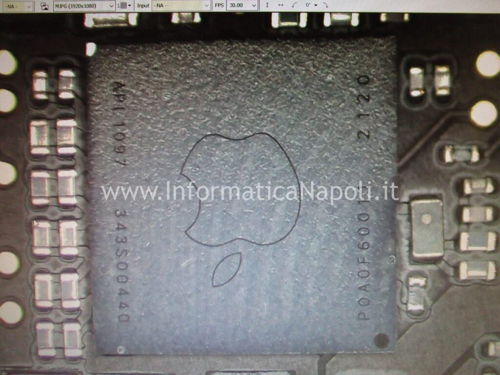 riparazione Apple macbook air m1 A2337 2020 non si accende schermo nero danno da liquido U7700