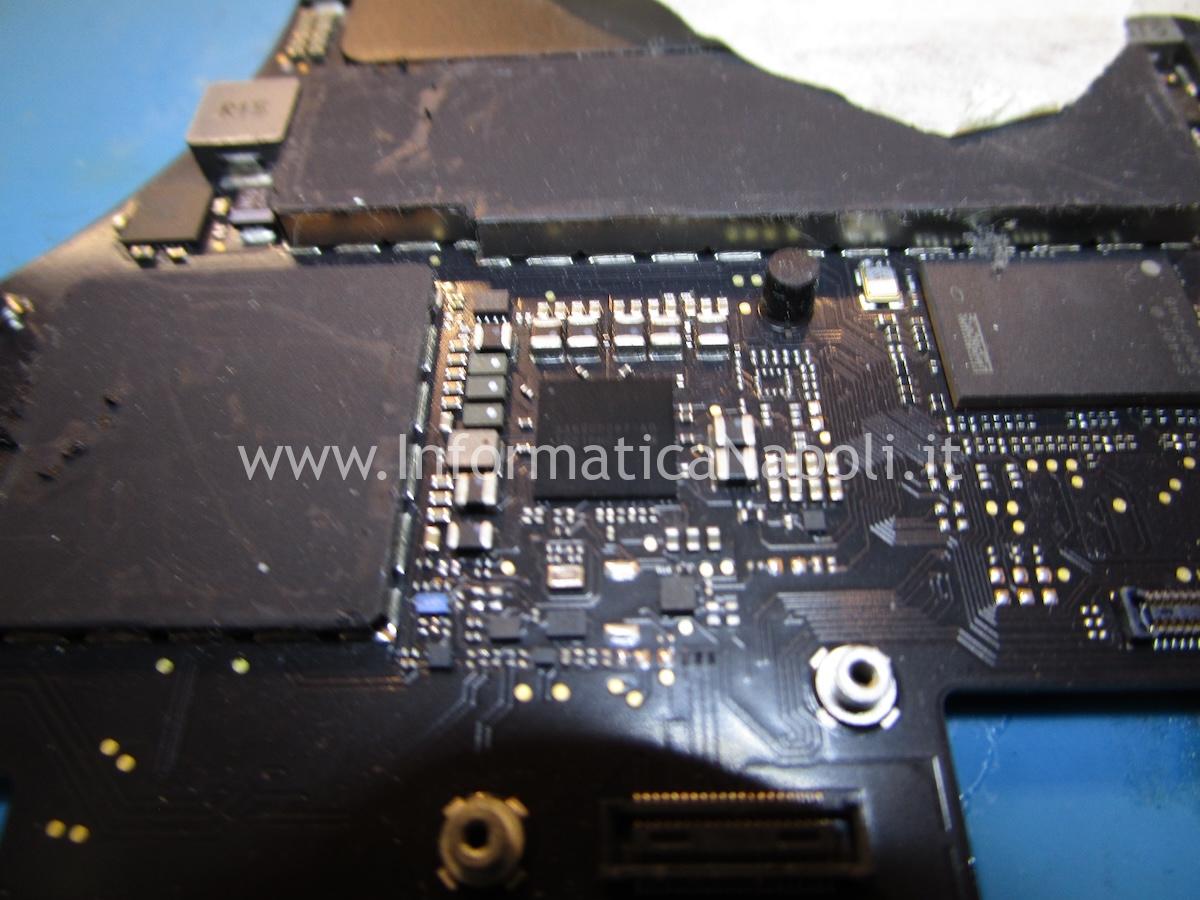 riparazione Assistenza Apple MacBook Pro 16 A2141 820-01700 che non si accende sostituzione U7800 chip PMIC