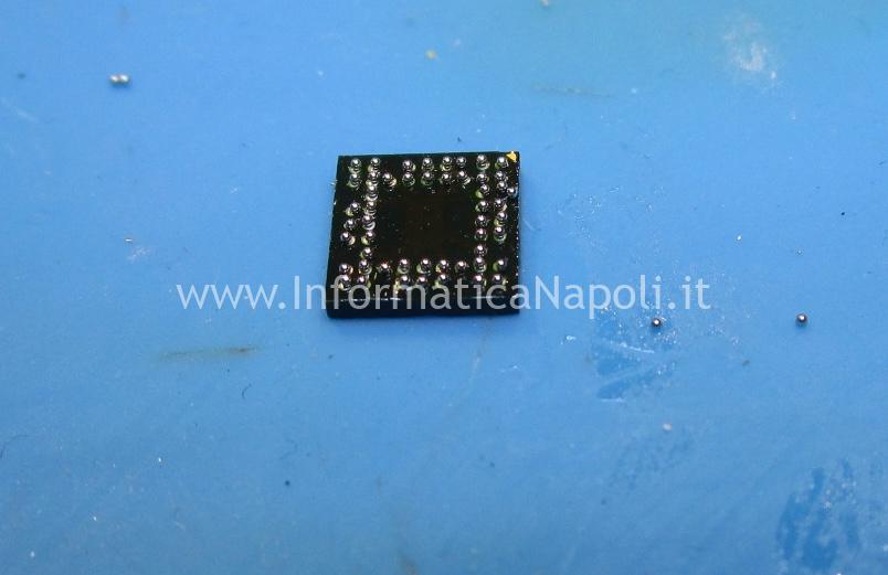 riparazione scheda logica MacBook Pro A1707 nessuna immagine a schermo ma schermo illuminato 820-00928 eDP Mux chip U9850