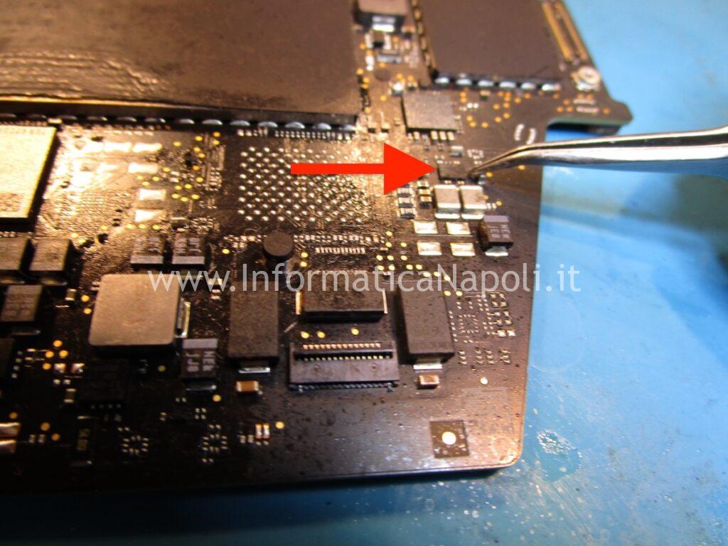 riparazione assistenza MacBook Pro 13 2019 A2159 820-01598-A chip SSD nand memoria flash non si accende