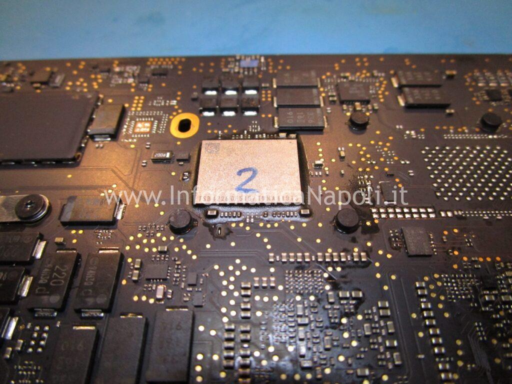 Sostituzione NAND SSD MacBook A2159 13 2019 Memoria flash da 64 GB Toshiba TSB 42260 ELC180 TPS62180 