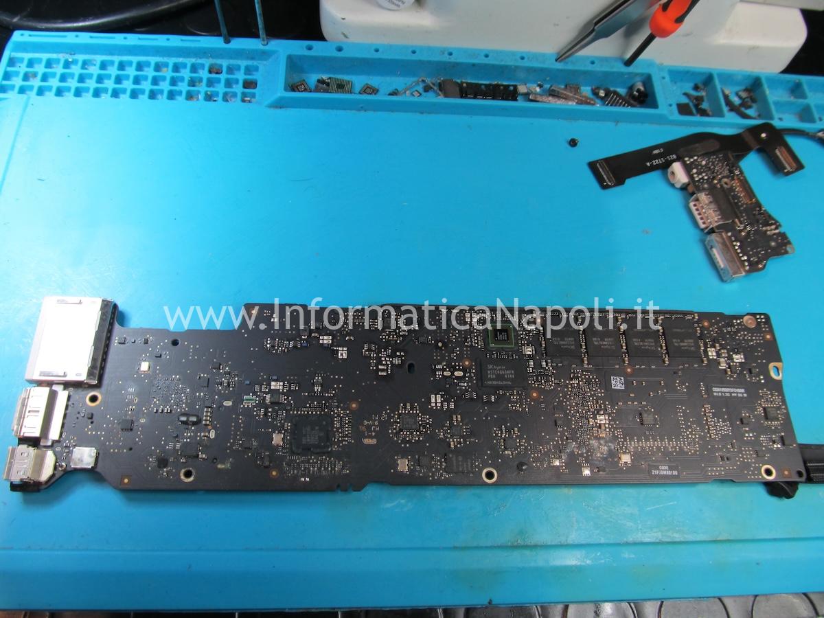 assistenza apple macbook air A1466 anno 2013 2014 2015 2017