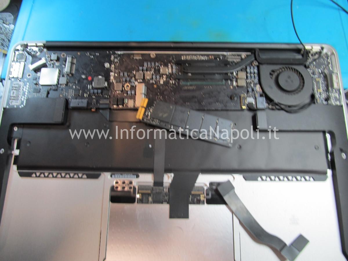 scheda logica ossidata apple macbook air A1466 anno 2013 2014 2015 2017